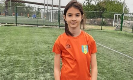 Elena Maran, singura fată din echipa de fotbal CSS Tulcea