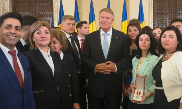 Două şcoli tulcene, decorate de preşedintele Iohannis