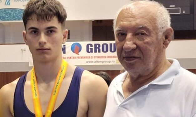 Gabriel Croitoru şi Robert Crăciun, medalii de bronz la campionatele naţionale de lupte