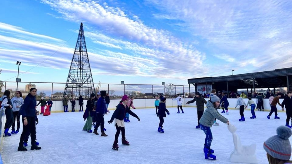 Primăria Tulcea vrea să deschidă patinoarul în acest week-end