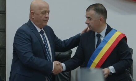 Primarul Ştefan Ilie şi preşedintele Horia Teodorescu şi-au preluat mandatele