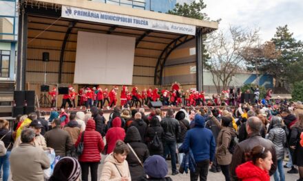 Taxi, Sarmalele Reci, DJ Sava şi Akcent, în concert la Târgul de Crăciun din municipiu. Artificii şi concert CRBL de Revelion