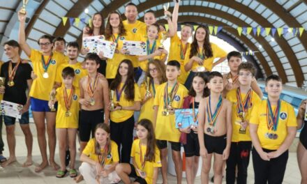 Cei mai buni înotători ai Clubului Sportiv de Nataţie „Atlantis”, premiaţi la Cupa Moş Crăciun 2024