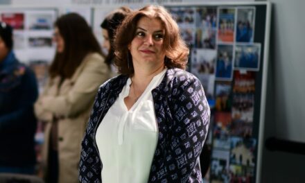 Prof. Laura Felea: „Vom fi informaţi şi nu vom mai repeta trăsnaia aceea cum că era mai bine pe vremea comunismului”