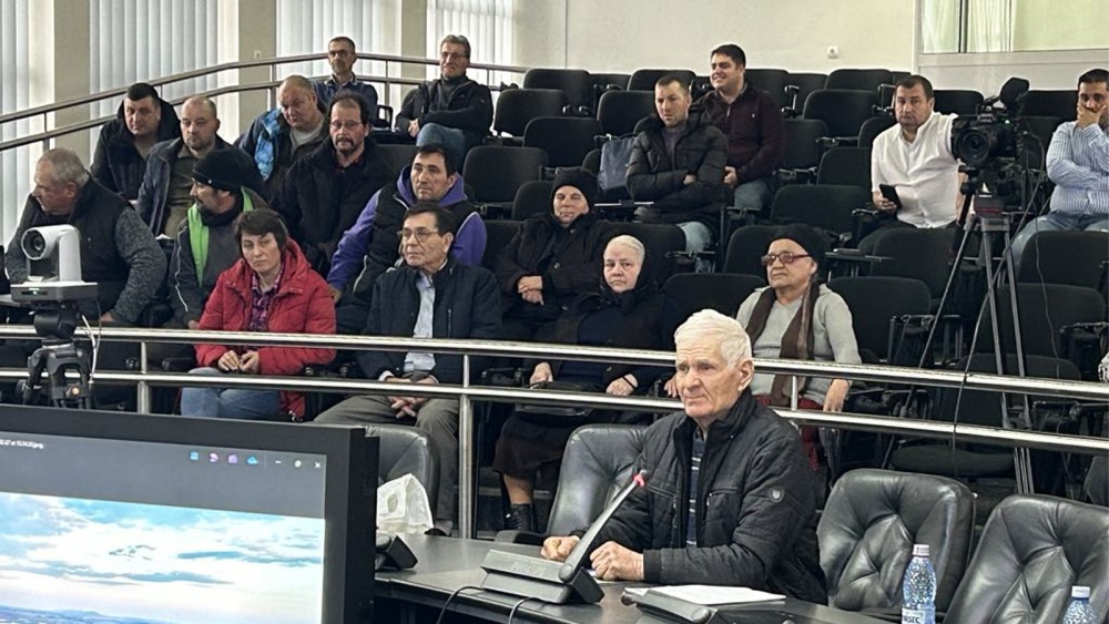 Locuitorii din Vărărie Baltă se opun extinderii gropii de gunoi