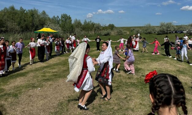 Cea de-a IX-a ediţie a Festivalului „Florile Dobrogei”, mâine, la Satul Pescăresc