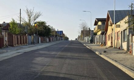 Strada Mahmudiei: gata canalizarea, a început asfaltarea