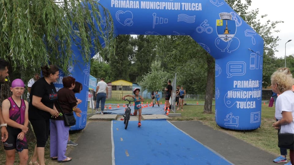 Campionatul Naţional de Triatlon Super Sprint & TriKids: 172 de sportivi din România şi Republica Moldova aşteptaţi la start