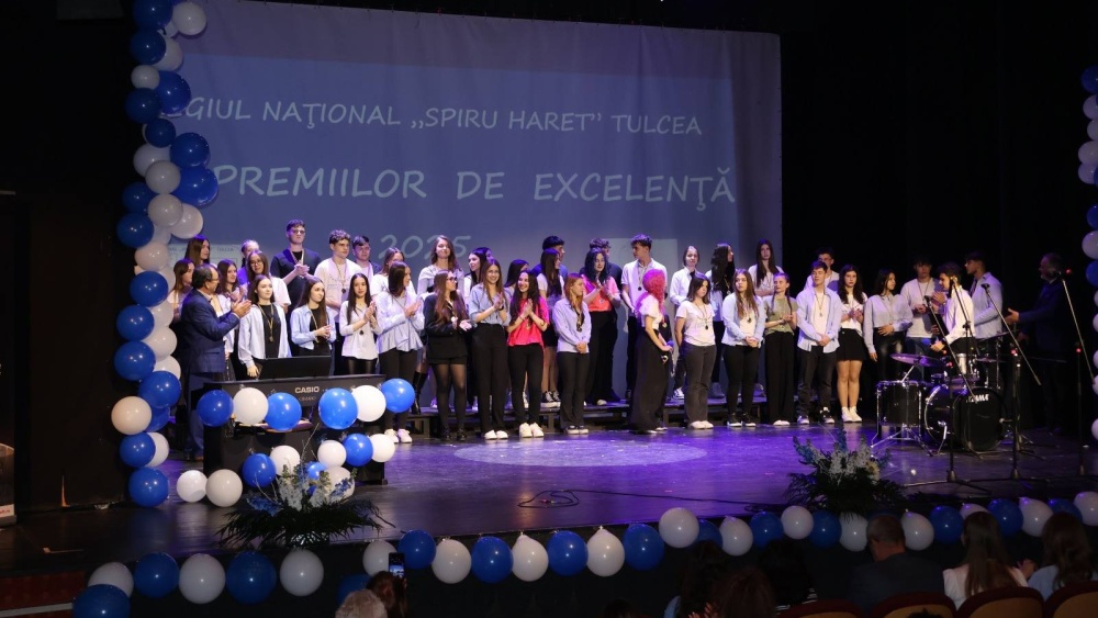Gala Premiilor de Excelenţă la Colegiul Naţional „Spiru Haret”: 230 de elevi premiaţi