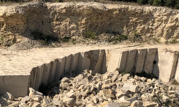 Exploatarea gresiei ornamentale în perimetrul Başchioi, prelungită încă cinci ani