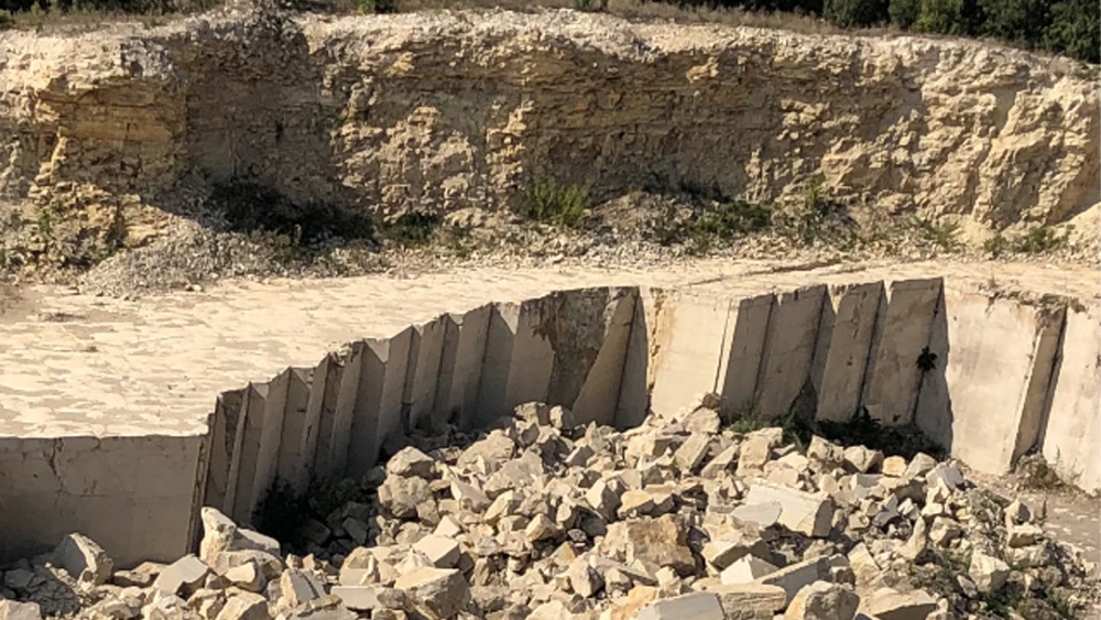 Exploatarea gresiei ornamentale în perimetrul Başchioi, prelungită încă cinci ani