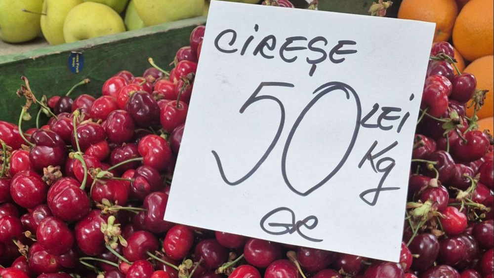 Primele cireşe au apărut în pieţele din municipiu. Sunt din Grecia şi se vând cu 45-50 de lei kilogramul