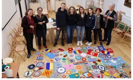 Primul copac croşetat din municipiul Tulcea, inaugurat astăzi