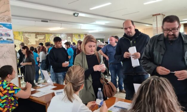Tulcea: Peste 450 de joburi vacante la Bursa Generală a Locurilor de Muncă