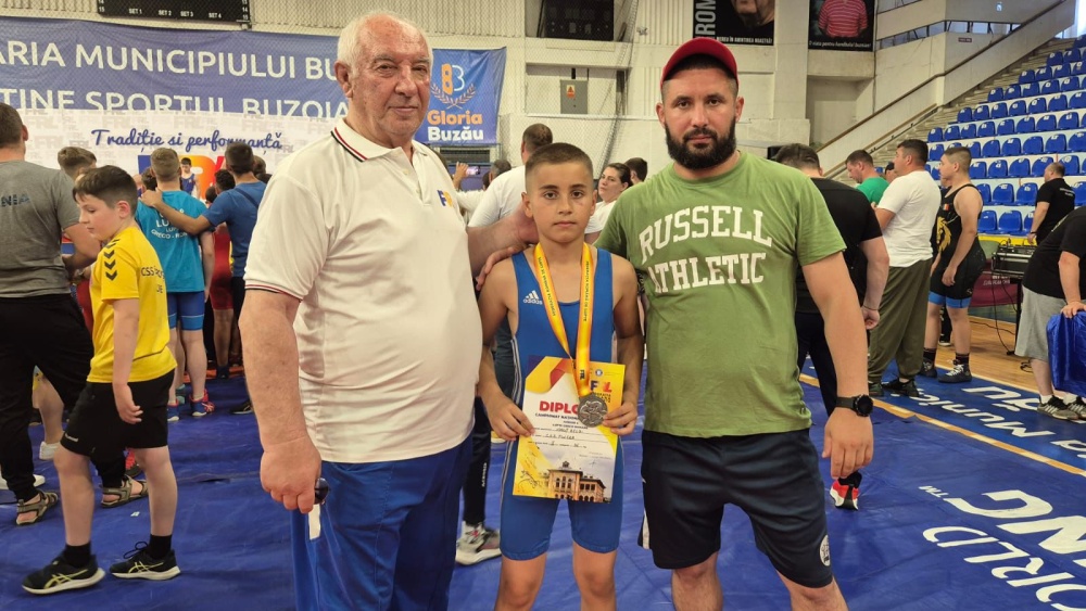 Luptătorul Ionuţ Beloi, medalie de argint la Finala Campionatului Naţional de Copii 12-13 ani