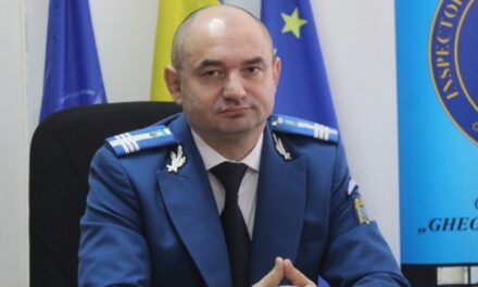 Nicolae Albăceanu, fost şef al Poliţiei de Frontieră Tulcea, acuzat că face afaceri fast-food şi plasează forţă de muncă din ţări asiatice