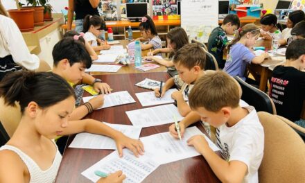 Atelierele de vacanţă la bibliotecă – distracţie, creativitate şi învăţare