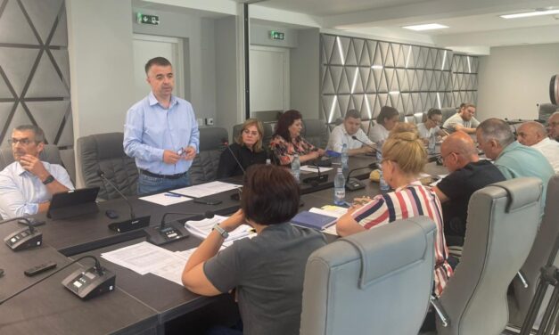 Primarul Ştefan Ilie: „Am descoperit sisteme de fraudare, racordări ilegale la Energoterm, oameni care scot din calorifere apa caldă”