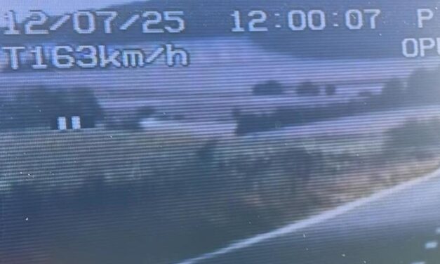 O şoferiţă de 28 de ani, prinsă cu163 km/h în apropiere de Greci