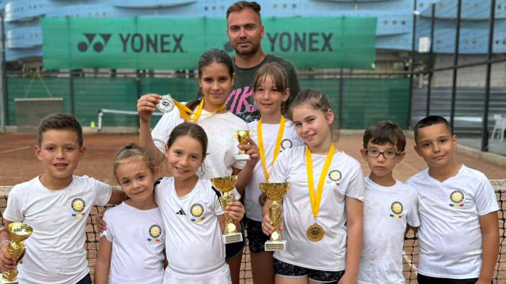 Tenismenii Karina Stănoiu şi Alexandru Spanghe, aur şi bronz la Cupa Aripilor Deschise