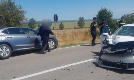 Un mort şi patru răniţi într-un accident rutier între Beştepe şi Victoria