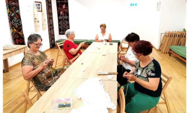 Al doilea copac croşetat din municipiul Tulcea, inaugurat astăzi