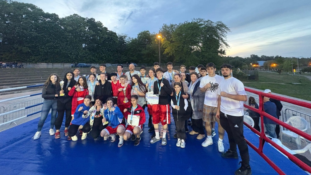 Campionatul Naţional de Box Feminin: Pugilistele de la CSM Danubiu, susţinute cu 40.000 lei de Primăria Tulcea