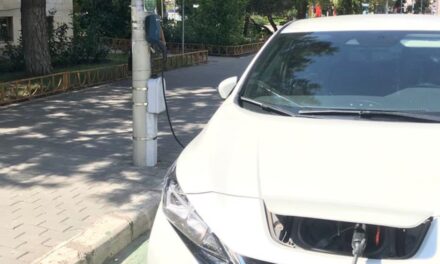 Parcare fără plată şi energie gratis pentru maşini electrice în Tulcea