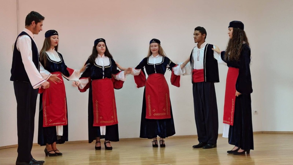 Zilele Armene la Tulcea: lansare de carte, proiecţie de film, cântece şi dansuri tradiţionale