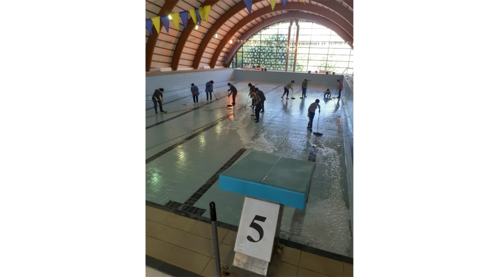 Bazinul de înot din municipiu, închis în septembrie pentru lucrări de mentenanţă