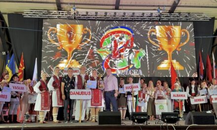 Trofeul Festivalului „Peştişorul de Aur” rămâne la Tulcea, la Ansamblul „Danubius”