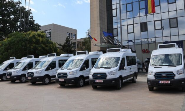 Achiziţiile microbuzelor electrice şcolare cumpărate prin PNRR, la control. Consiliul Judeţean Tulcea a cumpărat 23 cu 853.000 lei bucata