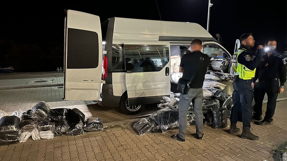 Bunuri contrafăcute în valoare de 3.200.000 lei, confiscate de poliţiştii de frontieră la Isaccea
