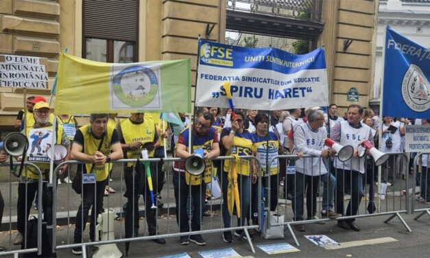 Patru profesori din Tulcea au rămas fără ore, alţi 17 vor face naveta între şcoli pentru a-şi completa norma