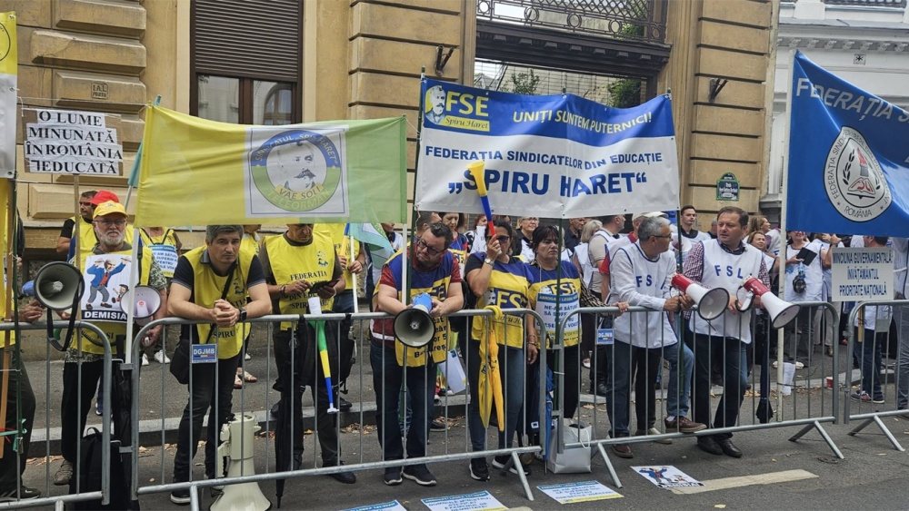 Patru profesori din Tulcea au rămas fără ore, alţi 17 vor face naveta între şcoli pentru a-şi completa norma
