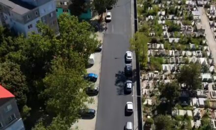 Primul strat de asfalt, turnat pe strada Eternităţii