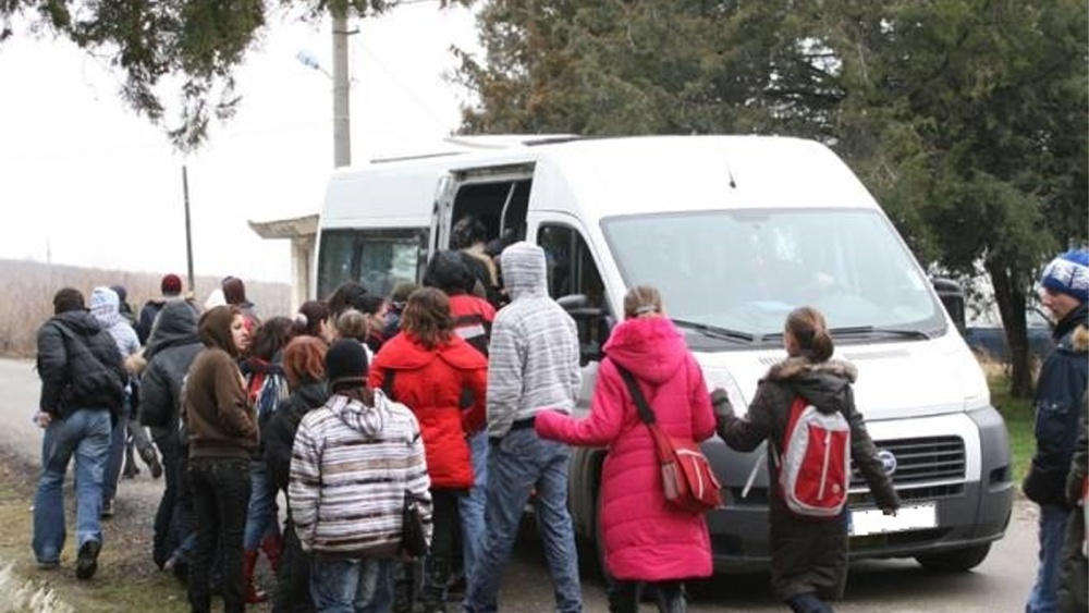 Elevii navetişti din judeţul Tulcea vor primi 56 de bani/km pentru decontarea transportului