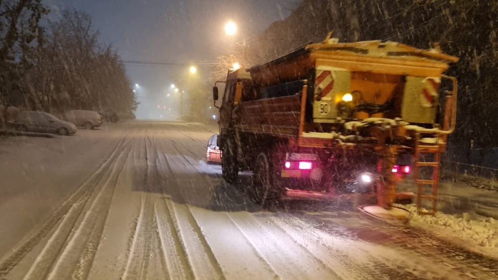 Primăria Tulcea îşi face rezerve pentru iarnă: trebuie completate stocurile de sare şi clorură