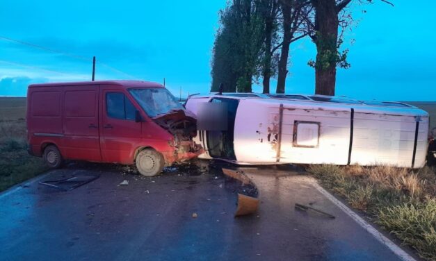 Accident rutier pe DJ 222, Tulcea – Agighiol: doi şoferi au ajuns la spital