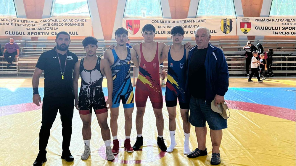 Luptătorii Valerian Balotă, Gabriel Croitoru şi Teodor Cosmin Petrişor, calificaţi la Campionatul Balcanic