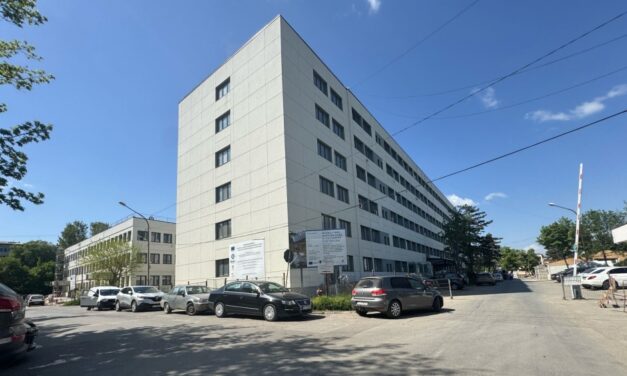 Mai multe stimulente financiare lunare pentru medicii de la Spitalul Judeţean Tulcea
