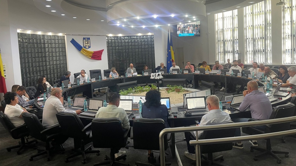 Procedura de selecţie a membrilor Consiliilor de Administraţie ale Aeroportului Tulcea şi AZL Sulina, criticată