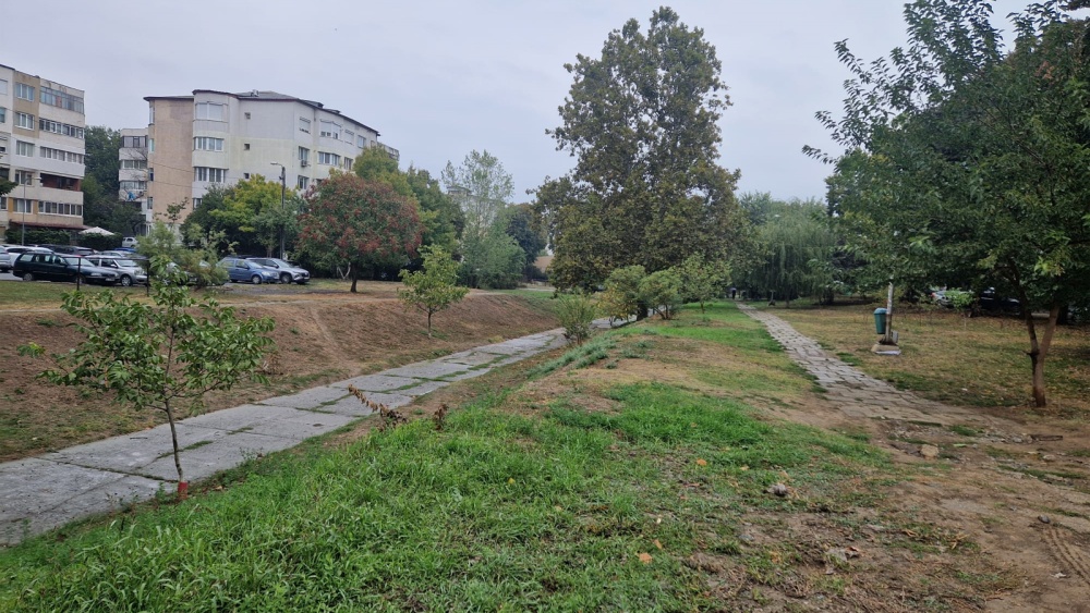 Parcul Victoria va fi refăcut complet cu circa 1,5 milioane de euro. Primarul Ştefan Ilie: „Foarte mulţi cetăţeni au intrat în mod ilegal pe terenul parcului”