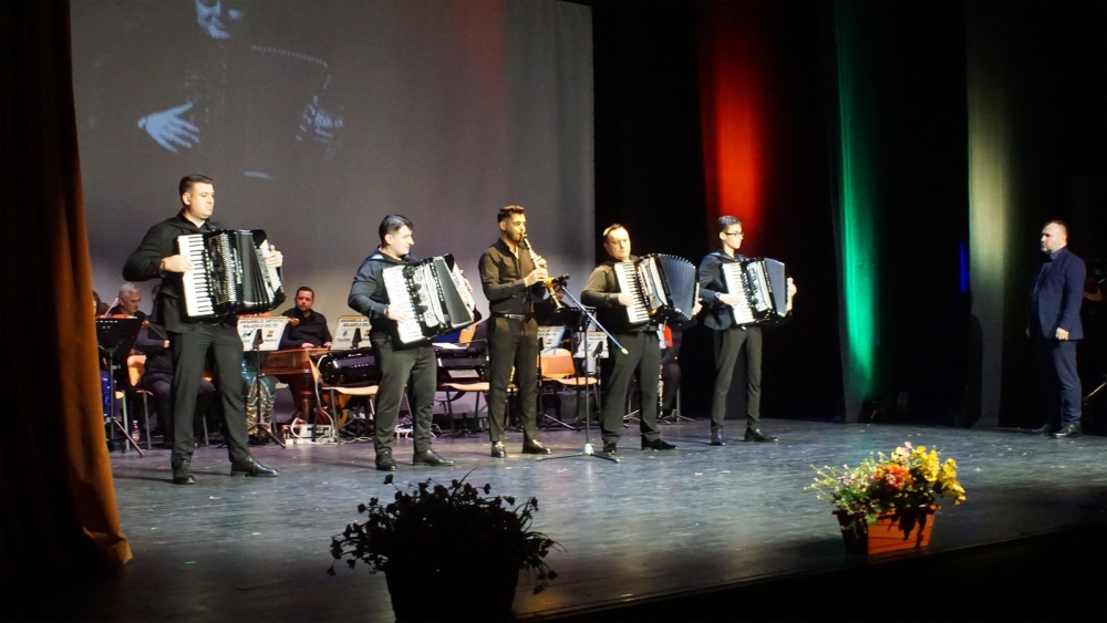 Acordeonul cucereşte scena Teatrului „Jean Bart”. Festivalul „Din Inimă de Acordeon”, la finalul lui octombrie