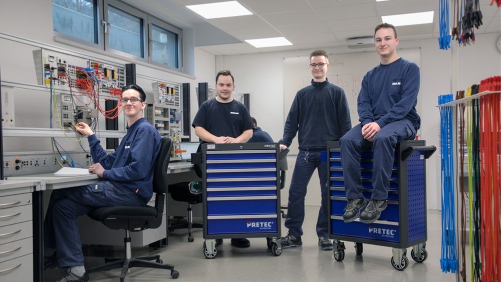 Etapă nouă în modernizarea şcolilor din municipiul Tulcea – achiziţii pentru atelierele de practică