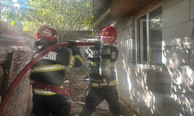 Incendiu la o locuinţă din municipiul Tulcea