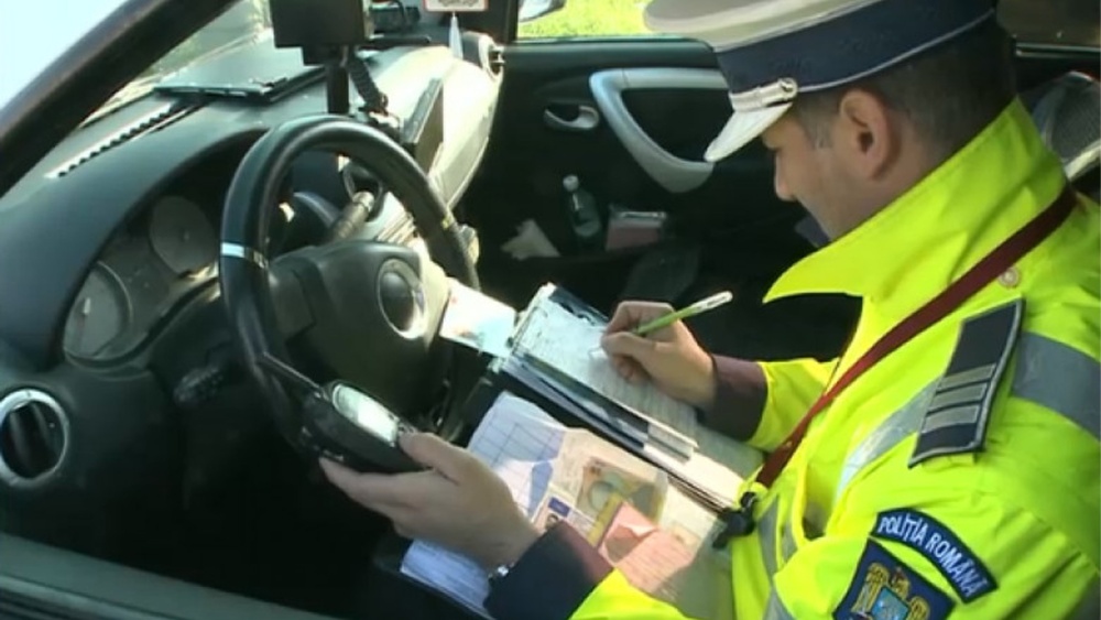 Permis suspendat pentru 300 de zile pentru un şofer tulcean depistat cu o viteză de 167 km/h în Cataloi. Era băut şi a refuzat să oprească la semnal