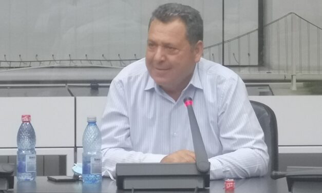 Primarul comunei Stejaru, Dumitru Enache: „Încercăm să trăim în această mlaştină în care ne-au adus legile care s-au aprobat în Parlament”