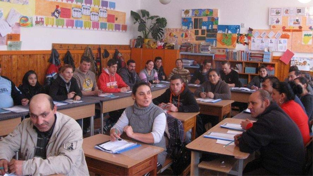 Şi la 60 de ani vor să-şi ia „diploma de clasa a VIII-a”. 100 de tulceni înscrişi în programul „A doua şansă”