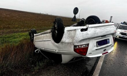 Două persoane rănite într-un accident rutier produs la limita de judeţ, între Tulcea şi Constanţa